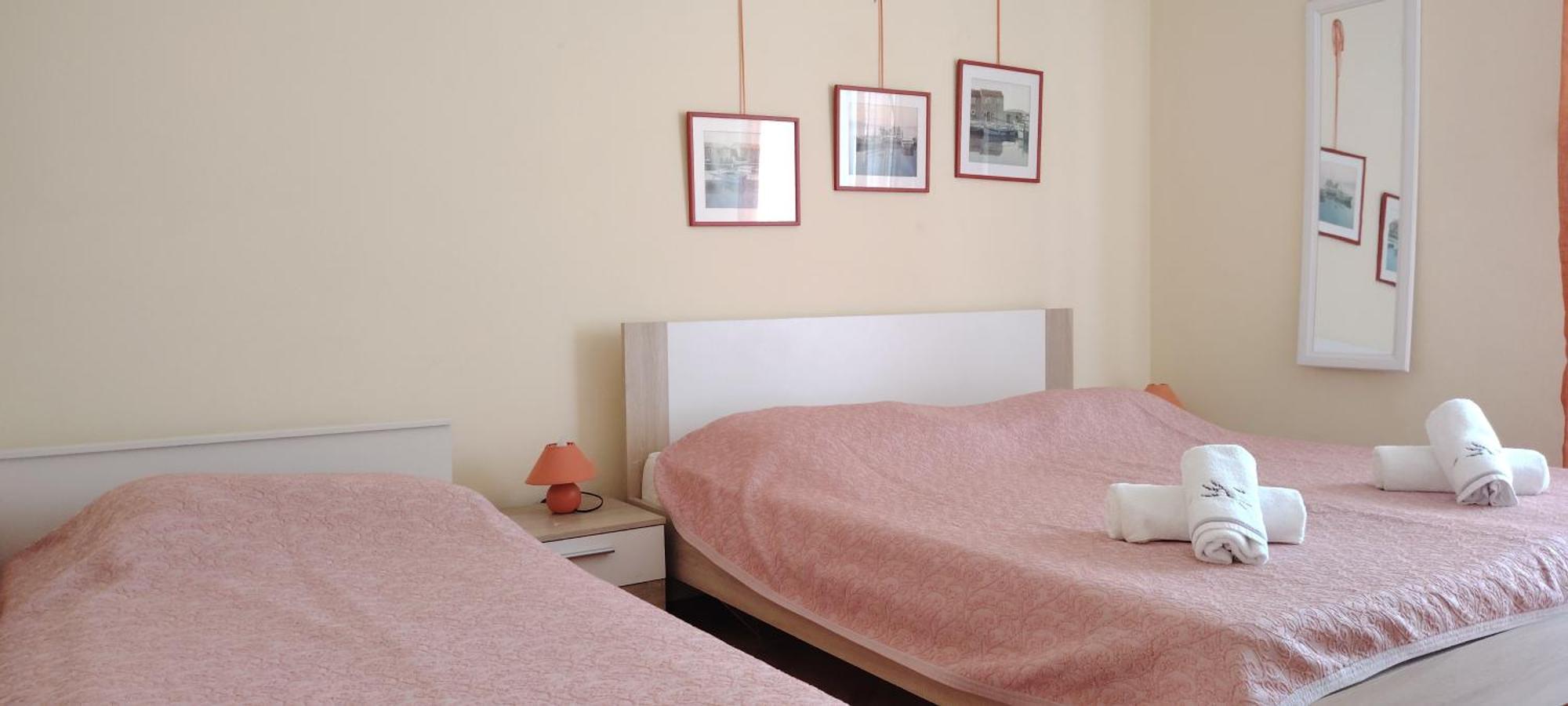 Apartments Mara マリ・ロシニュ エクステリア 写真